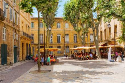 La Bastide du Calalou, Hôtel Moissac-Bellevue dans le Var, Place d'une Ville