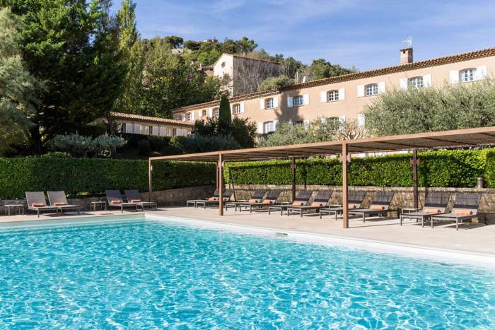 La Bastide du Calalou, Hôtel 4 étoiles dans le Var, Piscine et Transats